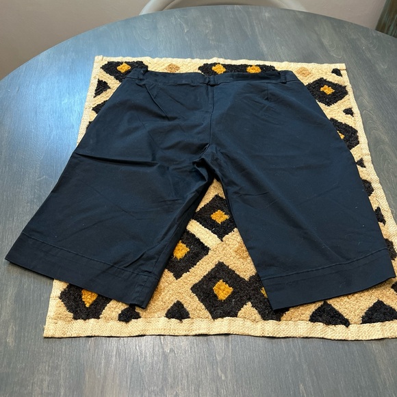 Tokyo Collection Women’s Bermuda Shorts Size 8 Black - Picture 3 of 3